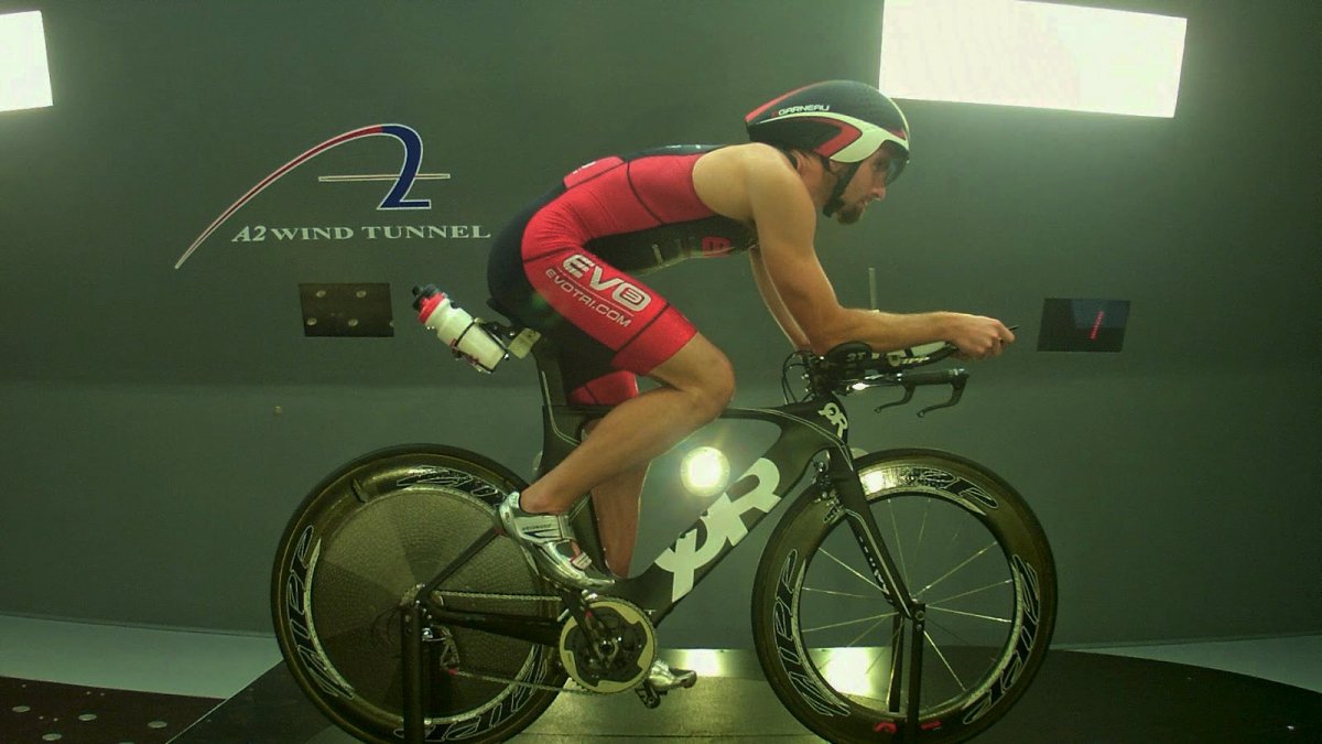 CHRIS SWEET TAKES A TRIP TO THE WIND TUNNEL - Quintana Roo Tri