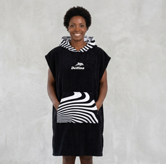 HOODED PONCHO TOWEL: FLOW BLACK